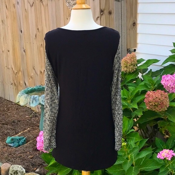 Lucy & Laurel Hi Lo Mixed Media Top - Picture 6 of 13